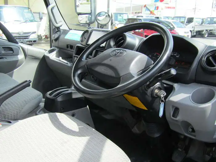トヨタ トヨエース 小型 平ボディ TKG-XZU605 H27の中古トラック画像10