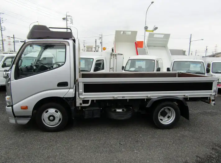 トヨタ ダイナ 小型 平ボディ 床鉄板 XZC605の中古トラック画像2