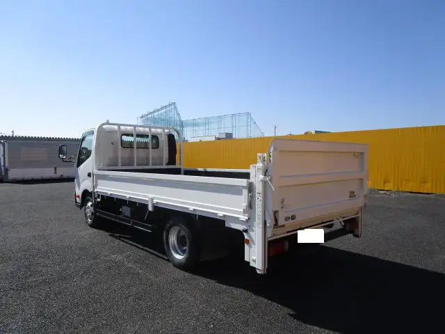 日野 デュトロ 小型 平ボディ パワーゲート SKG-XZU710Mの中古トラック画像3
