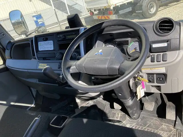 三菱 キャンター 小型 平ボディ 2RG-FBA20 H31/R1の中古トラック画像9