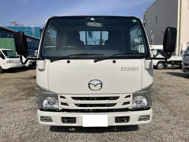 マツダ タイタン 小型 平ボディ TRG-LKR85A H27の中古トラック画像2