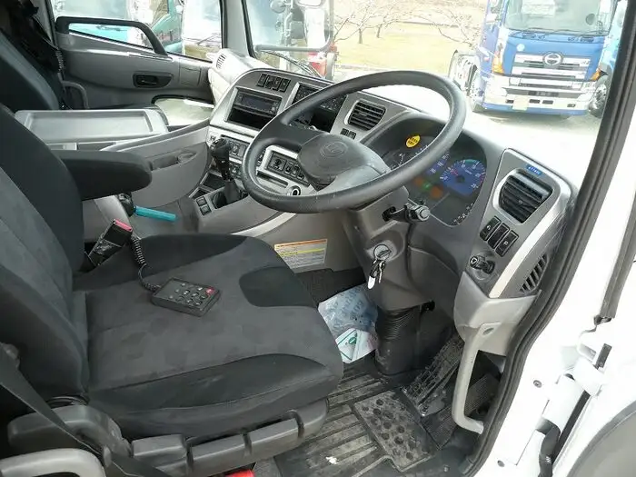 日産UD クオン 大型 トラクター 1デフ エアサスの中古トラック画像12