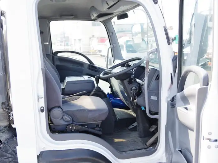 いすゞ フォワード 中型/増トン タンク車 バキューム PKG-FRR90S1の中古トラック画像16