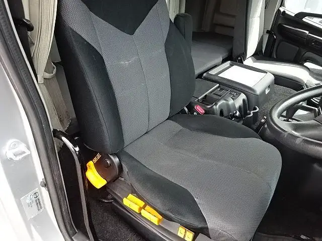 日野 プロフィア 大型 トラクター ハイルーフ 1デフの中古トラック画像9