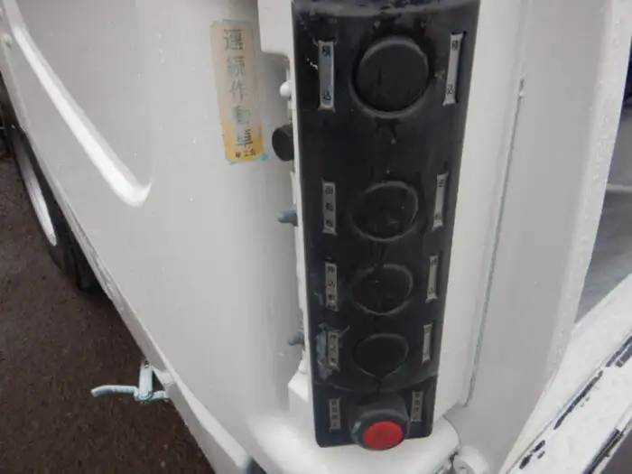 いすゞ エルフ 小型 パッカー車 巻き込み式 回転ダンプ式の中古トラック画像8