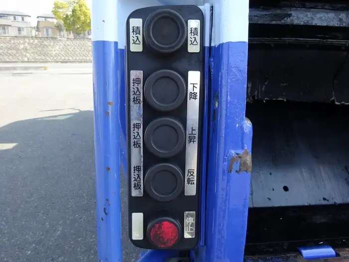 いすゞ エルフ 小型 パッカー車 プレス式 TPG-NMR85Nの中古トラック画像11