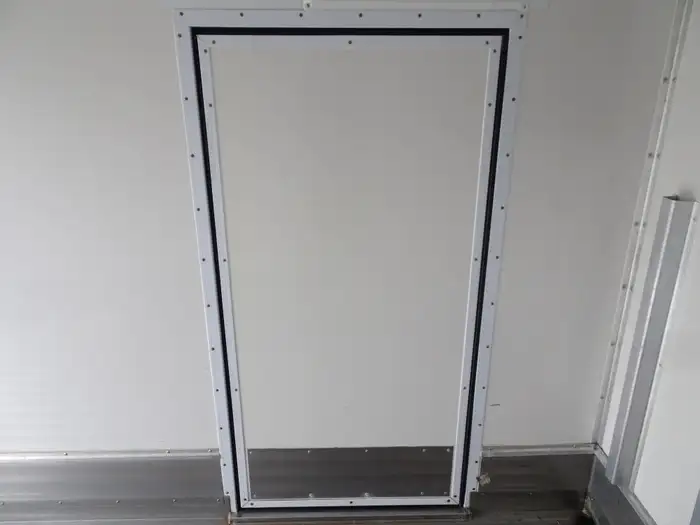 いすゞ エルフ 小型 冷凍冷蔵 中温 床アルミの中古トラック画像8