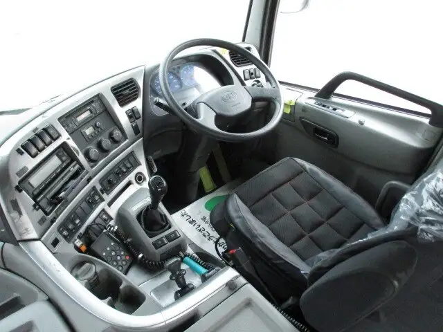 日産UD クオン 大型 トラクター ハイルーフ 1デフの中古トラック画像9