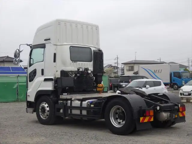 いすゞ ギガ 大型 トラクター ハイルーフ 1デフの中古トラック画像3