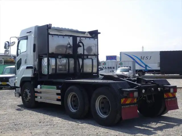 いすゞ ギガ 大型 トラクター ハイルーフ 2デフの中古トラック画像4