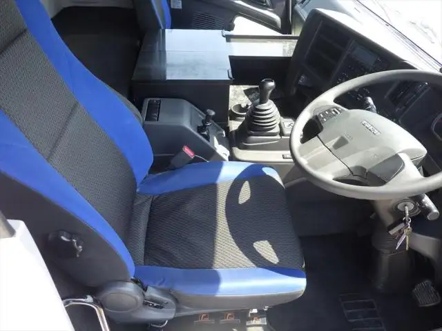 いすゞ ギガ 大型 トラクター ハイルーフ 2デフの中古トラック画像15