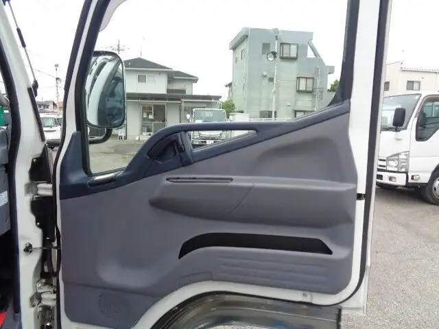三菱 キャンター 小型 平ボディ TPG-FBA00 H27の中古トラック画像9