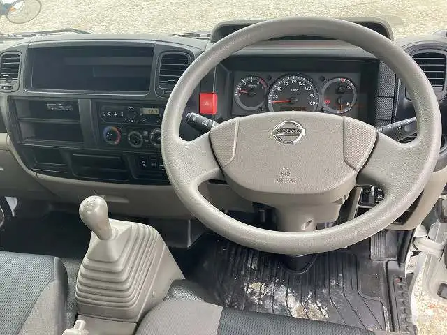 日産 アトラス 小型 平ボディ 10尺 TKG-SZ2F24 の中古トラック