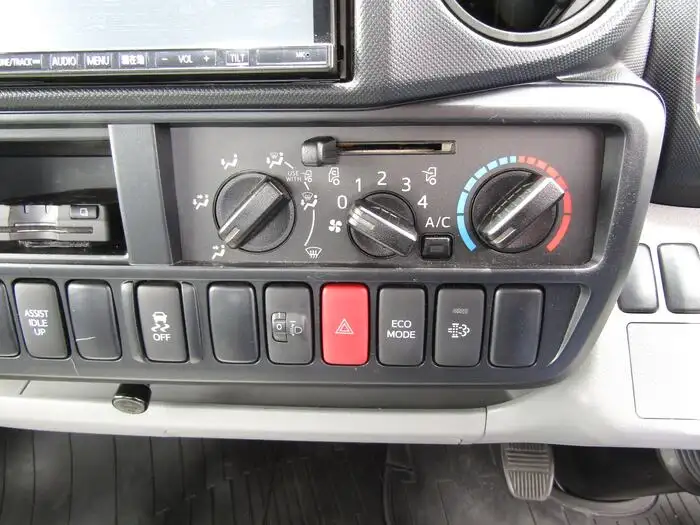 トヨタ ダイナ 小型 平ボディ XZU645 H28の中古トラック画像13