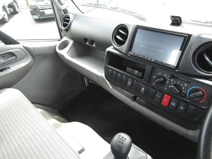 トヨタ ダイナ 小型 平ボディ XZU645 H28の中古トラック画像12