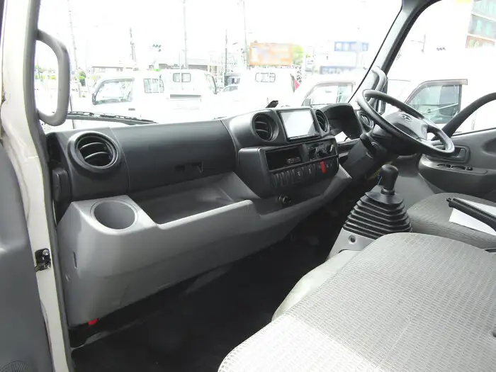 トヨタ ダイナ 小型 平ボディ XZU645 H28の中古トラック画像9