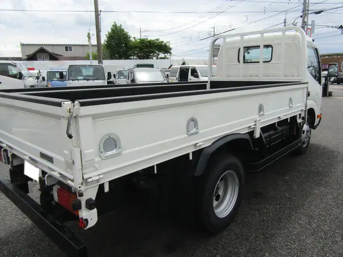 トヨタ ダイナ 小型 平ボディ XZU645 H28の中古トラック画像3