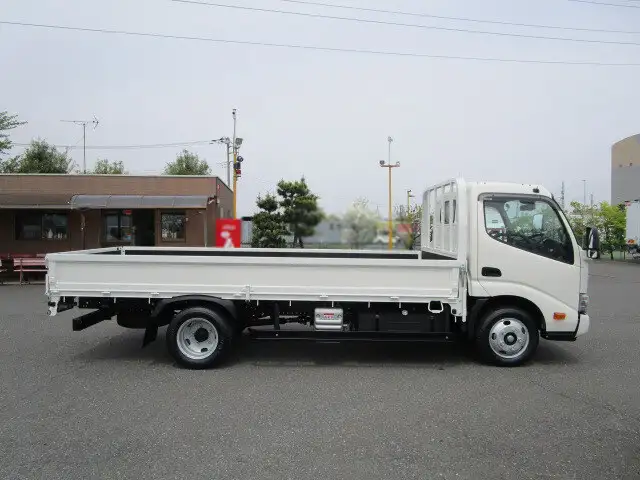 日野 デュトロ 小型 平ボディ 2RG-XZU655M R3の中古トラック画像3