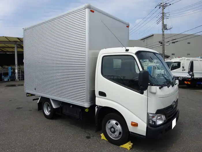 トヨタ ダイナ 小型 アルミバン サイドドア TKG-XZU605の中古トラック画像4