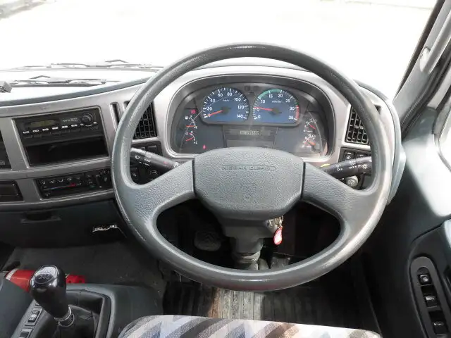 日産UD コンドル 中型/増トン 平ボディ 床鉄板 ベッドの中古トラック画像11