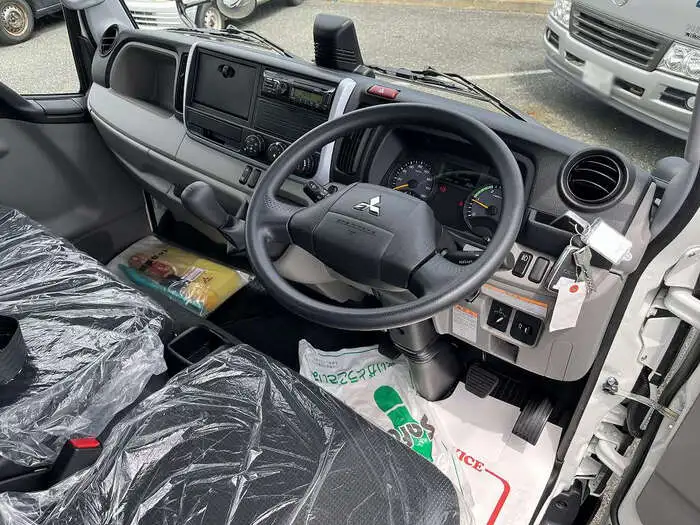 三菱 キャンター 小型 平ボディ 床鉄板 2RG-FBA20の中古トラック画像8