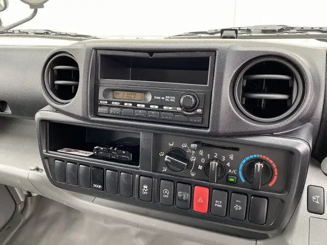 トヨタ ダイナ 小型 アルミバン サイドドア TKG-XZU605の中古トラック画像12