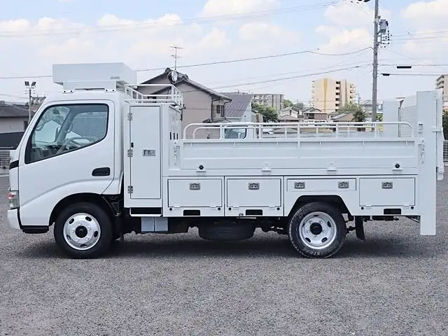 トヨタ ダイナ 小型 平ボディ パワーゲート BDG-XZU338の中古トラック画像4