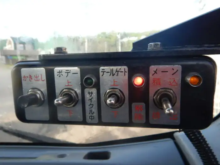 いすゞ エルフ 小型 パッカー車 巻き込み式 回転ダンプ式の中古トラック画像15