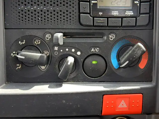 いすゞ エルフ 小型 平ボディ TPG-NJR85A H27の中古トラック画像10