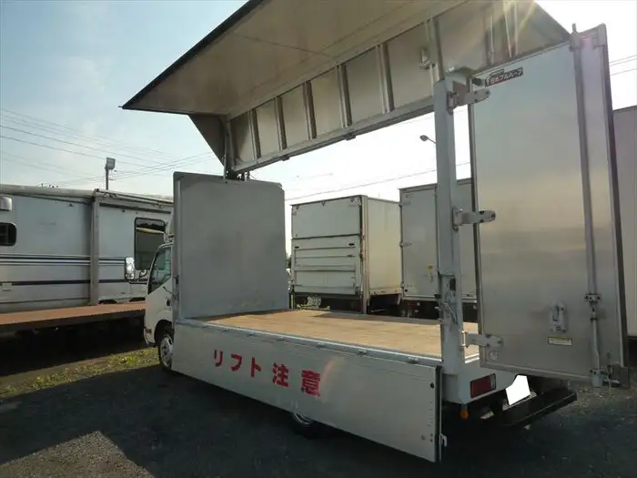 日野 デュトロ 小型 ウイング TKG-XZU655M H27の中古トラック画像9