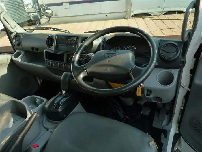日野 デュトロ 小型 ウイング TKG-XZU655M H27の中古トラック画像10