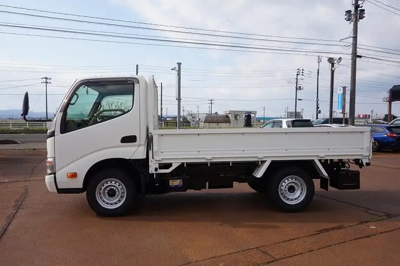 トヨタ ダイナ 小型 平ボディ LDF-KDY281 H27の中古トラック画像3