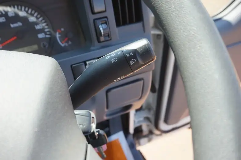 いすゞ エルフ 小型 平ボディ TRG-NJS85A H27の中古トラック画像9
