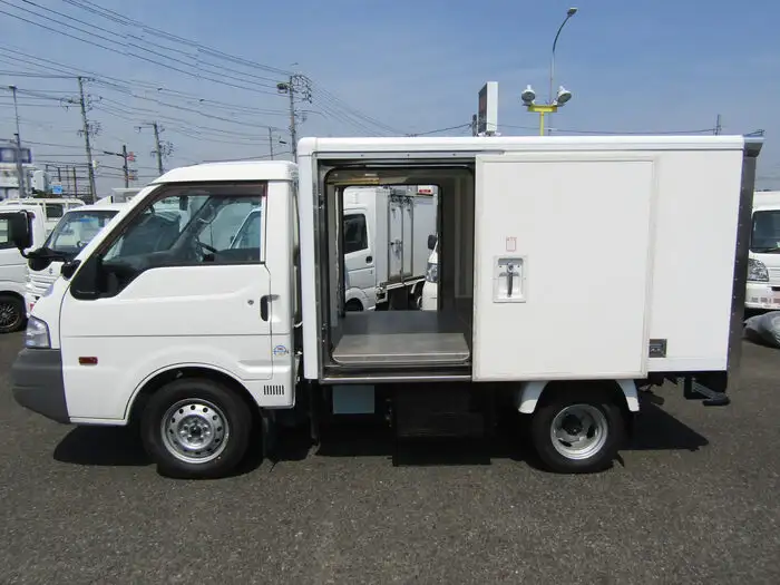 マツダ ボンゴ 小型 冷凍冷蔵 中温 床アルミの中古トラック画像12