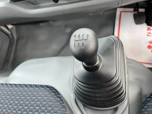 日野 デュトロ 小型 平ボディ Wキャブ 2RG-XZU605Mの中古トラック画像9