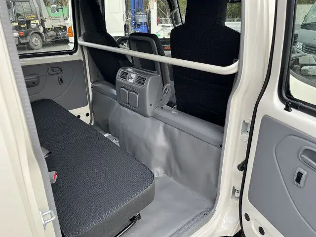 日野 デュトロ 小型 平ボディ Wキャブ 2RG-XZU605Mの中古トラック画像12