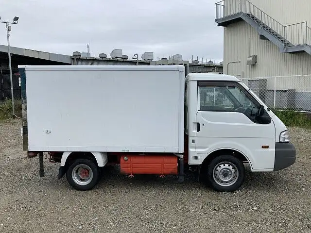 マツダ ボンゴ 小型 冷凍冷蔵 中温 サイドドアの中古トラック画像4