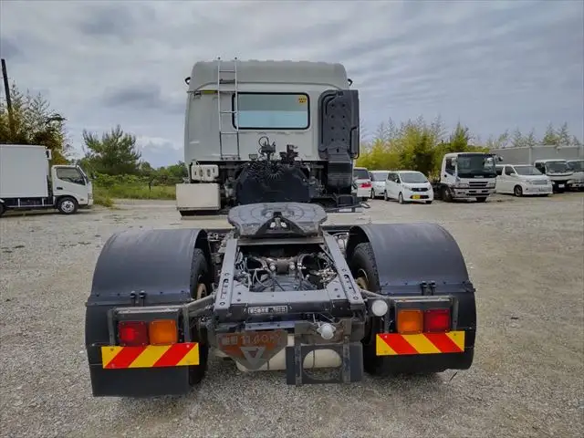 いすゞ ギガ 大型 トラクター ハイルーフ 1デフの中古トラック画像4