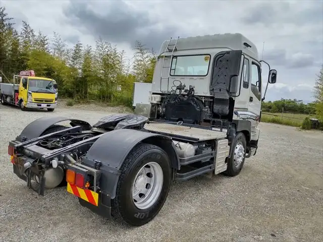いすゞ ギガ 大型 トラクター ハイルーフ 1デフの中古トラック画像3