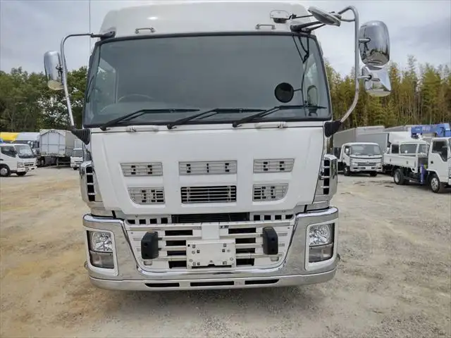 いすゞ ギガ 大型 トラクター ハイルーフ 1デフの中古トラック画像2