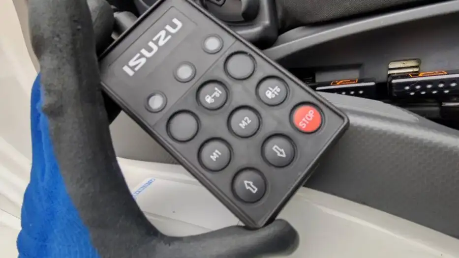 いすゞ ギガ 大型 ウイング エアサス QPG-CYJ77Bの中古トラック画像13