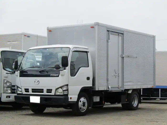 マツダ タイタン 小型 アルミバン サイドドア シャッター式の中古トラック画像1