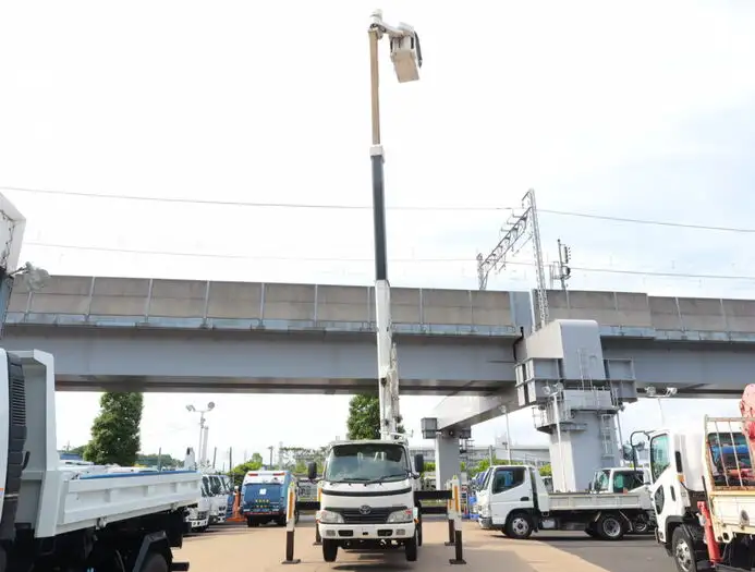 トヨタ ダイナ 小型 高所・建柱車 高所作業車 電工仕様の中古トラック画像6