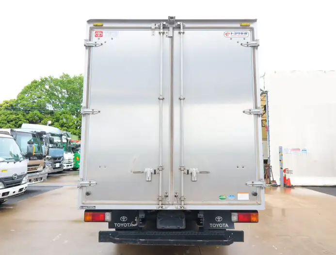 トヨタ ダイナ 小型 アルミバン サイドドア TPG-XZU710の中古トラック画像3