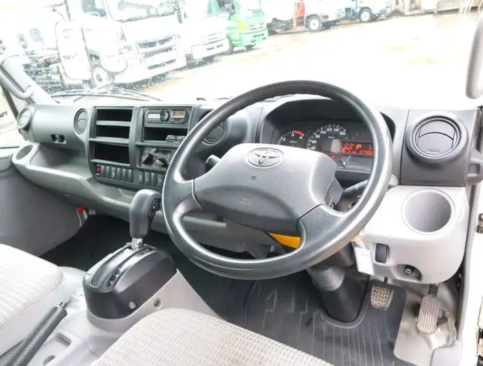 トヨタ ダイナ 小型 アルミバン サイドドア TPG-XZU710の中古トラック画像12