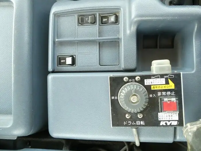 日野 プロフィア 大型 ミキサー・ポンプ ベッド BDG-FS1AKXAの中古トラック画像像17