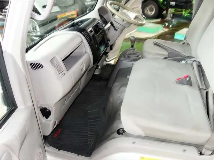 トヨタ トヨエース 小型 冷凍冷蔵 低温 床ステンの中古トラック画像12