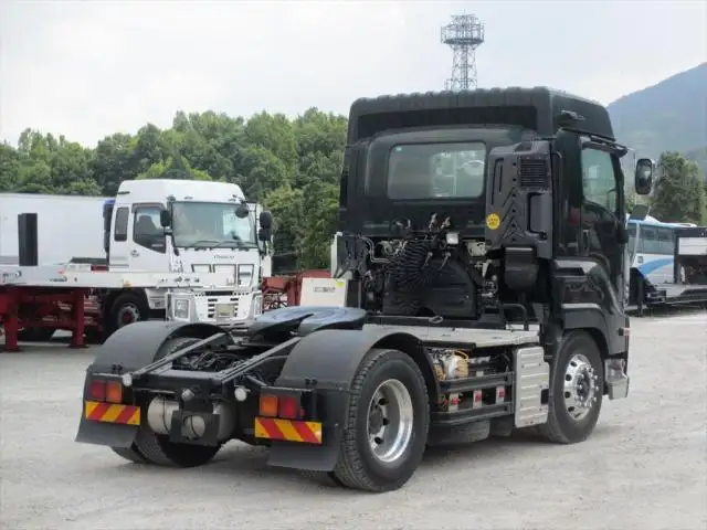いすゞ ギガ 大型 トラクター ハイルーフ 1デフの中古トラック画像3