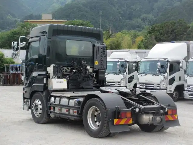 いすゞ ギガ 大型 トラクター ハイルーフ 1デフの中古トラック画像4