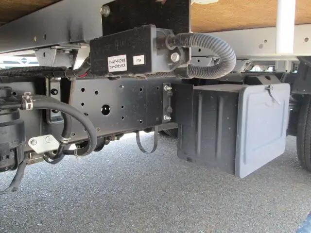 日野 デュトロ 小型 平ボディ パワーゲート 床鉄板の中古トラック画像16